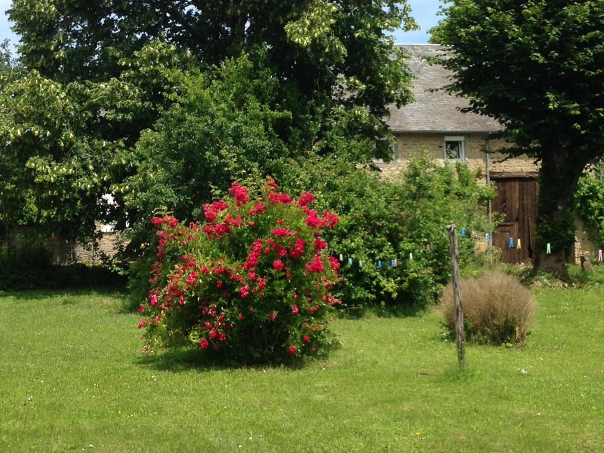 Gite Le Tilleul De La Fontaine Alluy エクステリア 写真
