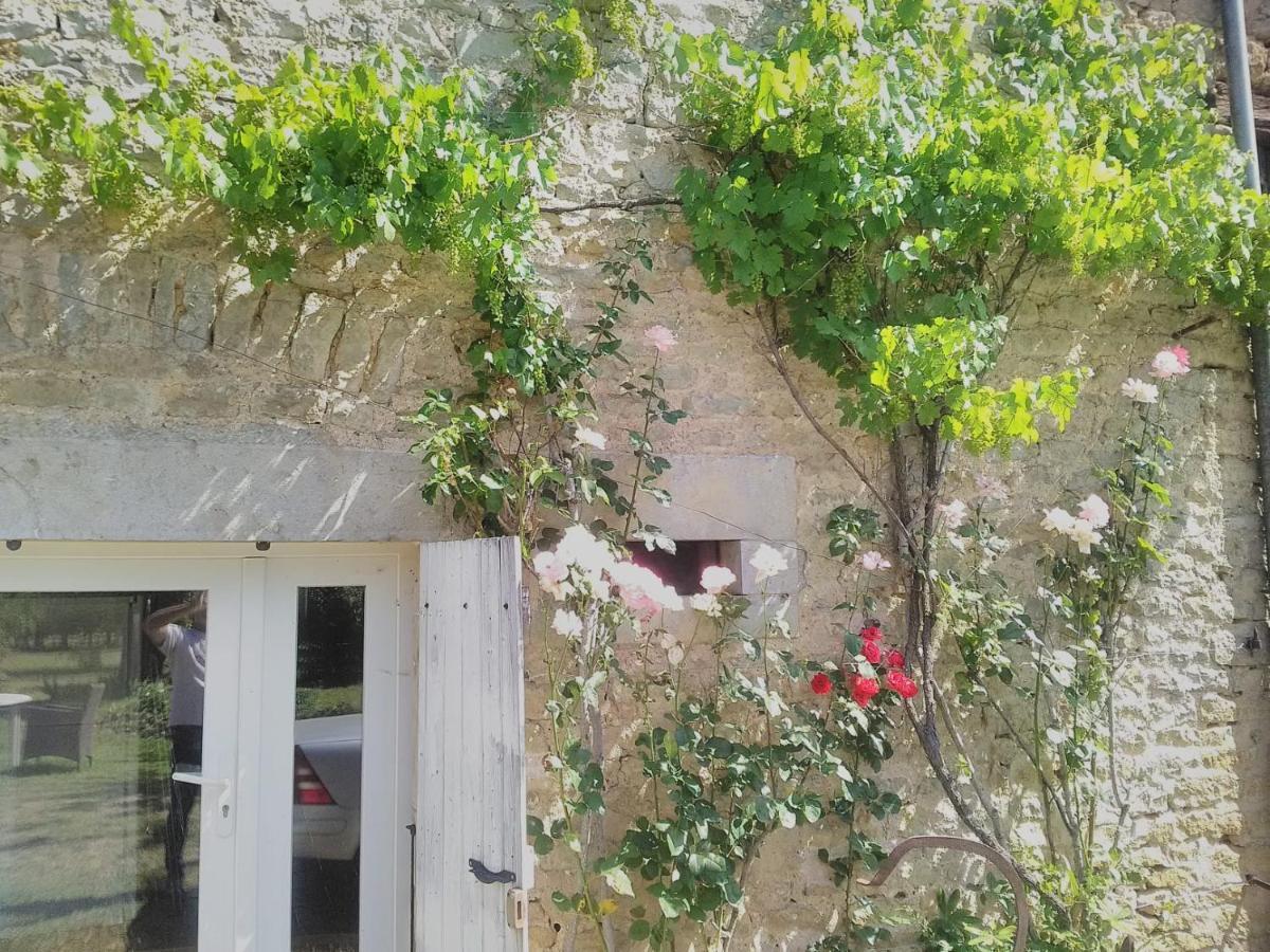 Gite Le Tilleul De La Fontaine Alluy エクステリア 写真